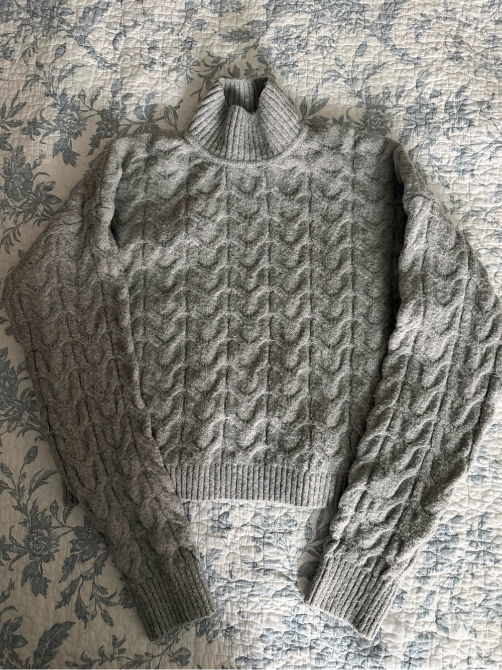 Pink Rose Cable Knit Turtleneck Sweater - Light Gray